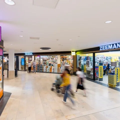 Vooraanzicht Zeeman in winkelcentrum Sterrenburg in Dordrecht